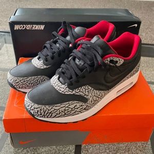 Nike ID Air Max 1 Black Cement Colorway! Size 10.5